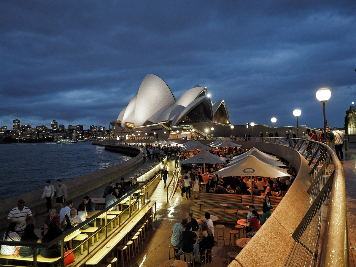 Blue Hour, Sydney Opera House. Olympus OM-D EM1, 12-49mm f2.8, 12mm @ f2.8, ISO 1600, 1/13sec handheld.